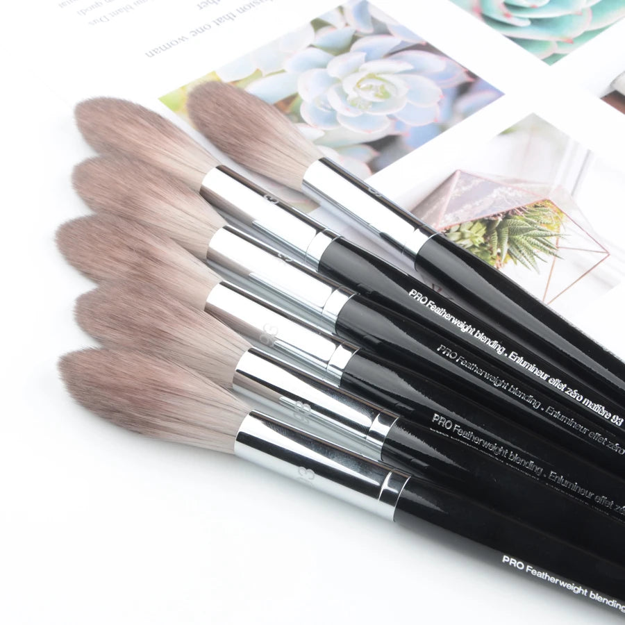 1 piece Powder Fan Highlighter #93 Pro Featherweight Blending brush Makeup brushes Make-up brush blush Tools Cosmetics [CSM]