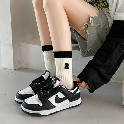 Women Socks Autumn Simple Casual Black White Striped Pile Socks For Girls Breathable Middle Tube Letter Embroidery Cotton Soft [SOX]