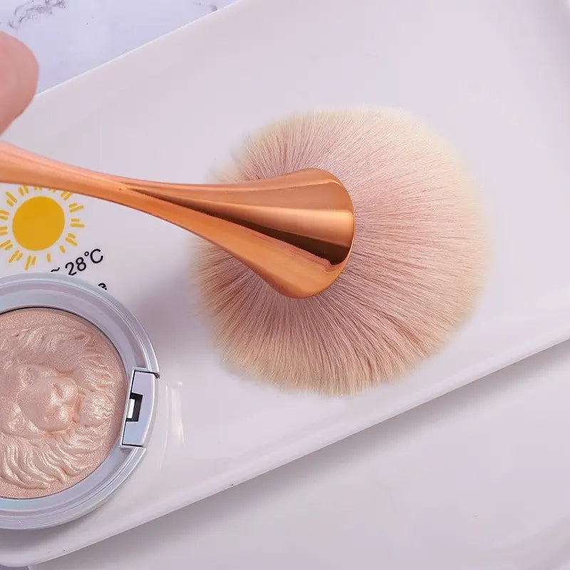 Cosmetic Brush Loose Powder Brush Oversized Highlighting Brush Blush Brush Soft Hair Makeup Fixing Powder Puff Beauty Tools [CSM]