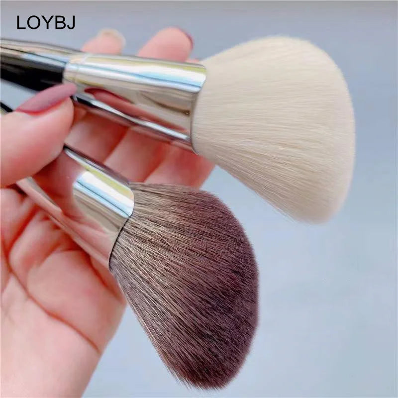 LOYBJ Face Contour Makeup Brushes Fan-shaped Professional Powder Blush Highlighter Bronzer V Face Silhouette Cosmetic Brush Tool [CSM]