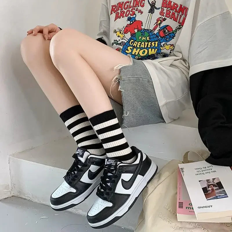 Women Socks Autumn Simple Casual Black White Striped Pile Socks For Girls Breathable Middle Tube Letter Embroidery Cotton Soft [SOX]